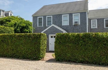 6 Fawn Lane