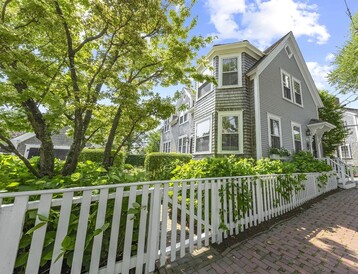 8 Milk Street