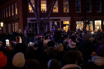 Tree Lighting 38