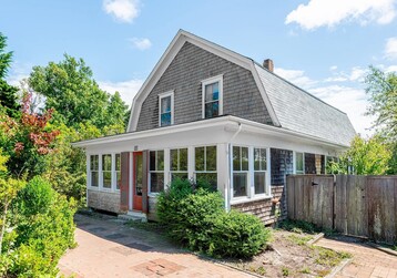 32 A and 32 B West Chester Street