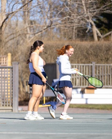 Resumen de deportes: el tenis femenino gana en casa, el béisbol y los varones laxos ganan…