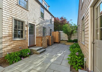 85R Orange Street