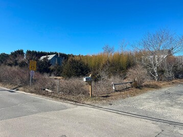 7 Miacomet Avenue