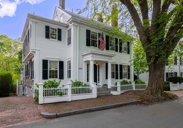 9 Pleasant Street