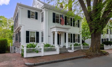 9 Pleasant Street