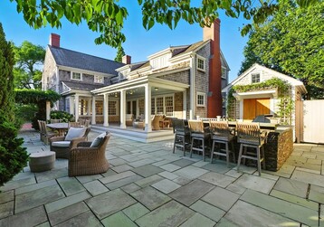 18 Mill Street