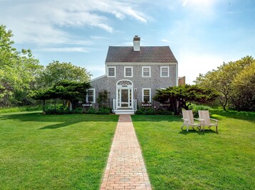 15 Longwood Drive