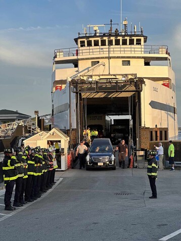 Topham coming off boat